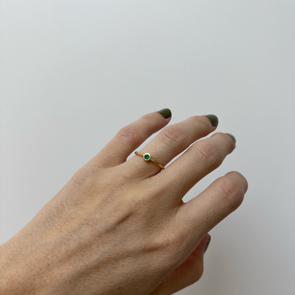 14k yellow gold and emerald ring